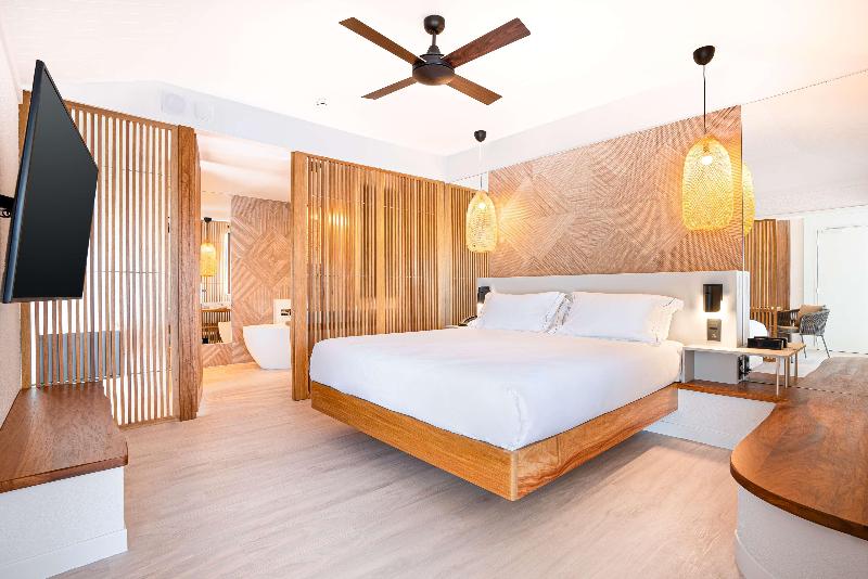 DoubleTree by Hilton Noumea Ilot Maitre Resort image