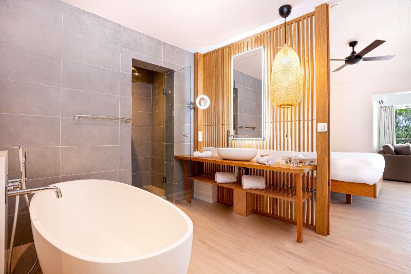DoubleTree by Hilton Noumea Ilot Maitre Resort image