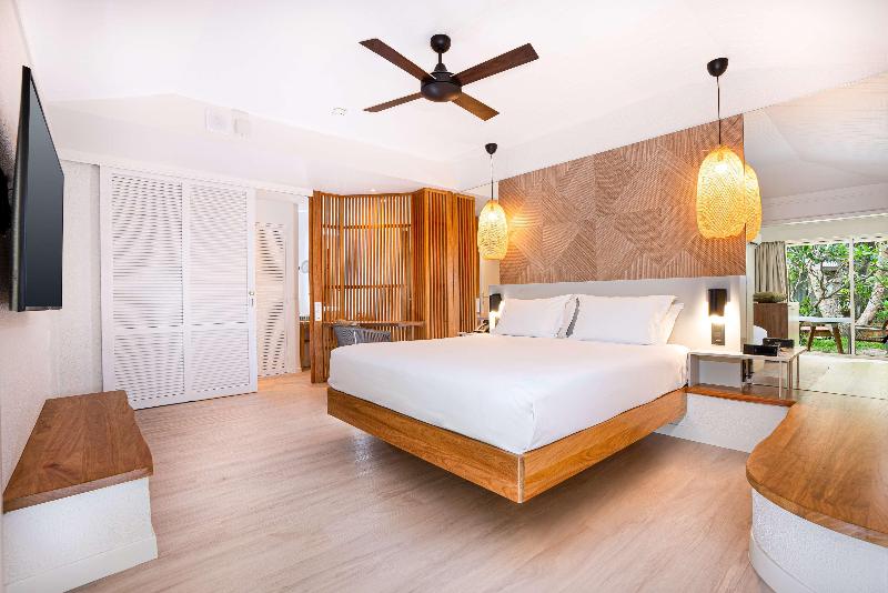 DoubleTree by Hilton Noumea Ilot Maitre Resort image