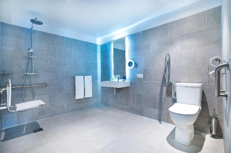 DoubleTree by Hilton Noumea Ilot Maitre Resort image