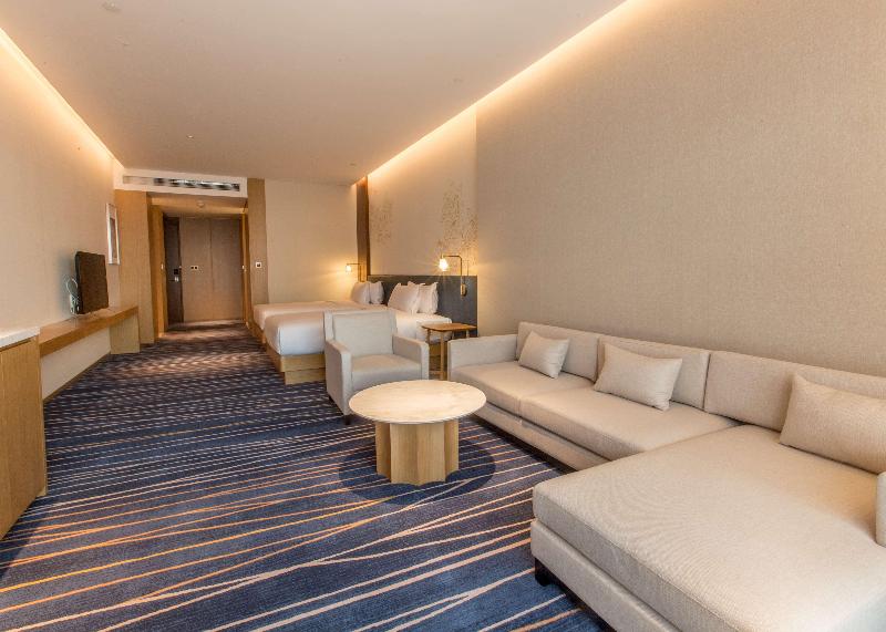 Hilton Garden Inn Zibo Zhangdian image