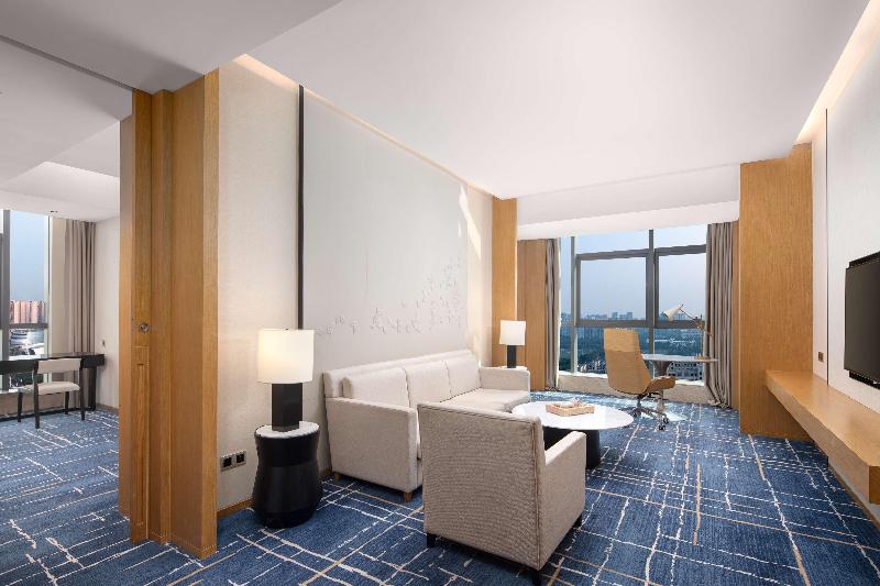 Hilton Garden Inn Zibo Zhangdian image