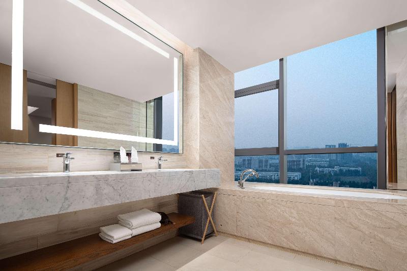 Hilton Garden Inn Zibo Zhangdian image