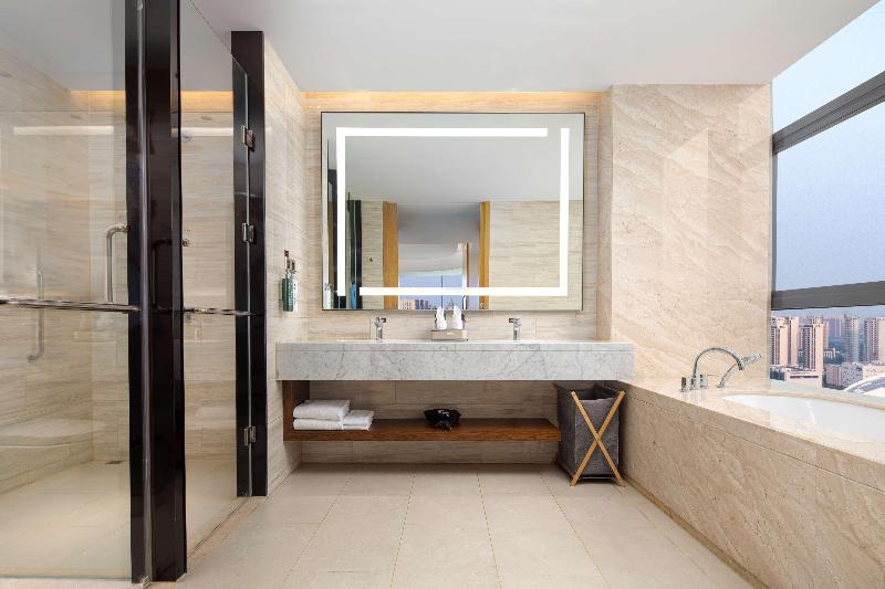 Hilton Garden Inn Zibo Zhangdian image