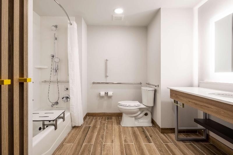 Hampton Inn By Hilton Verona At Turning Stone image
