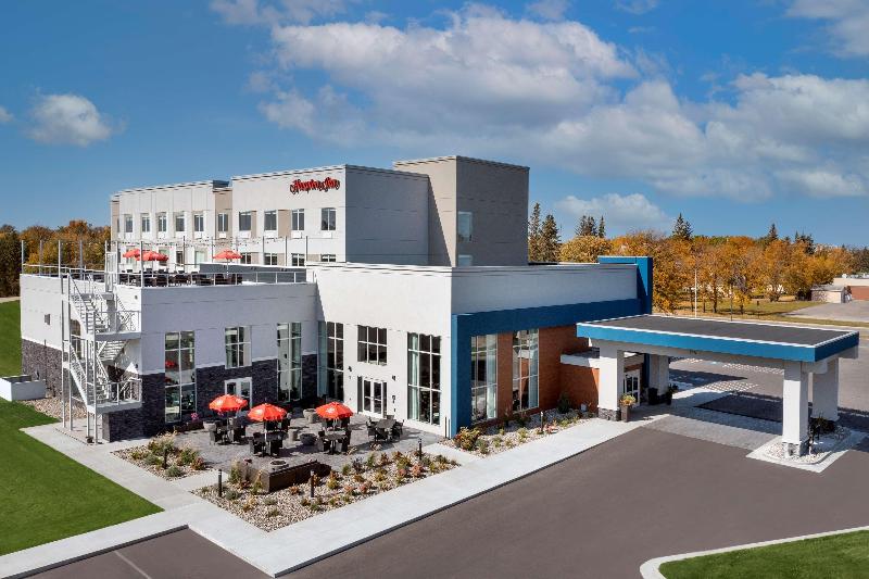Hampton Inn By Hilton Warroad image