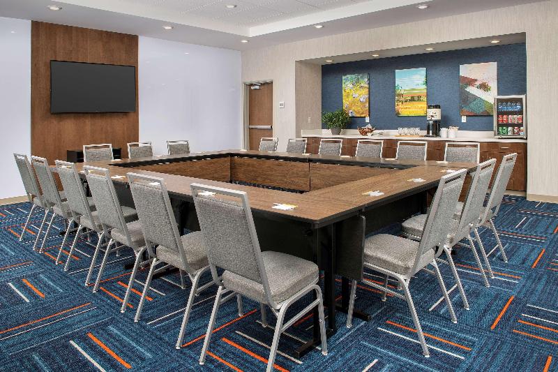 Hampton Inn By Hilton Warroad image