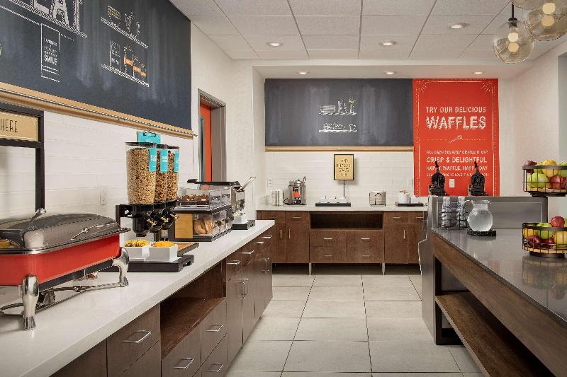 Hampton Inn By Hilton Warroad image 2