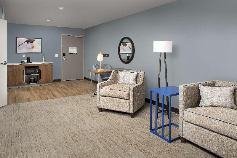 Hampton Inn By Hilton Warroad image