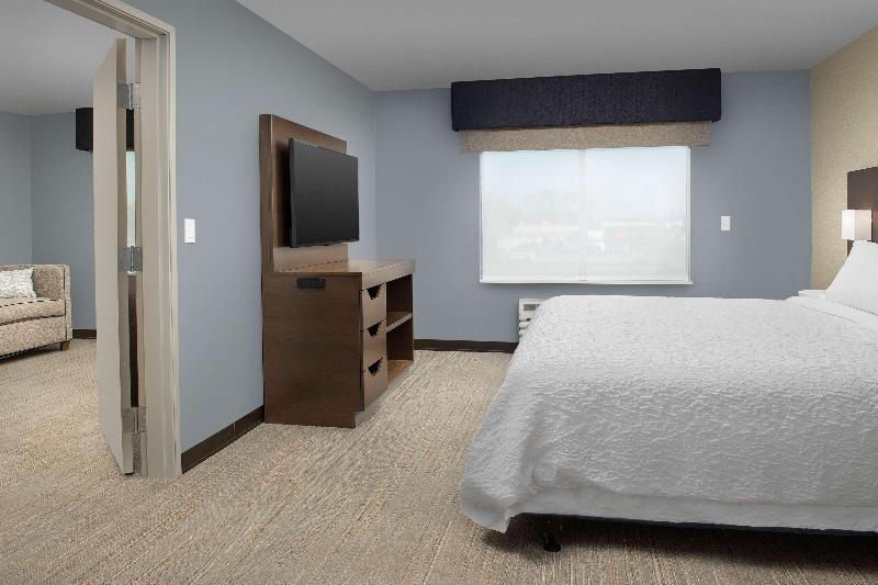 Hampton Inn By Hilton Warroad image