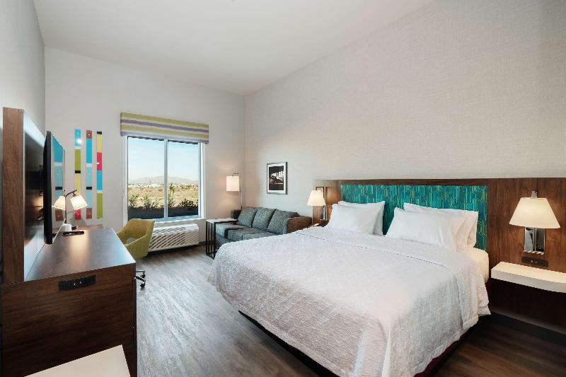 Hampton Inn Riverside March Air Force Base image