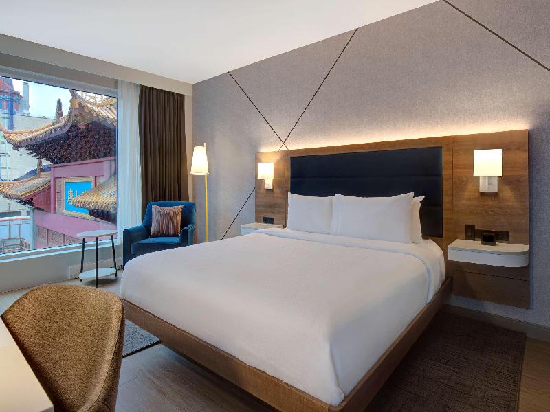 Hampton Inn by Hilton Montreal Downtown image