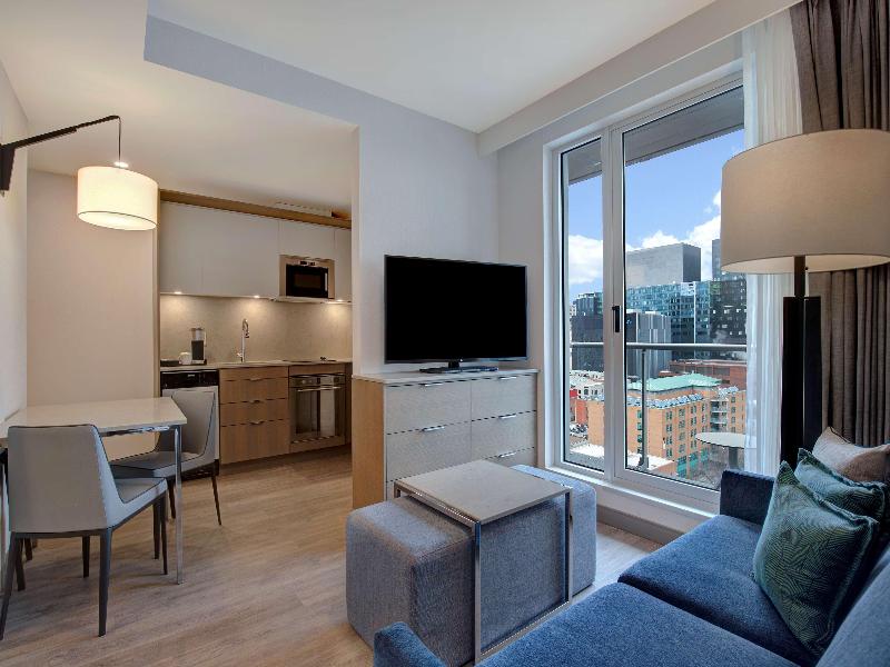 Hampton Inn by Hilton Montreal Downtown image