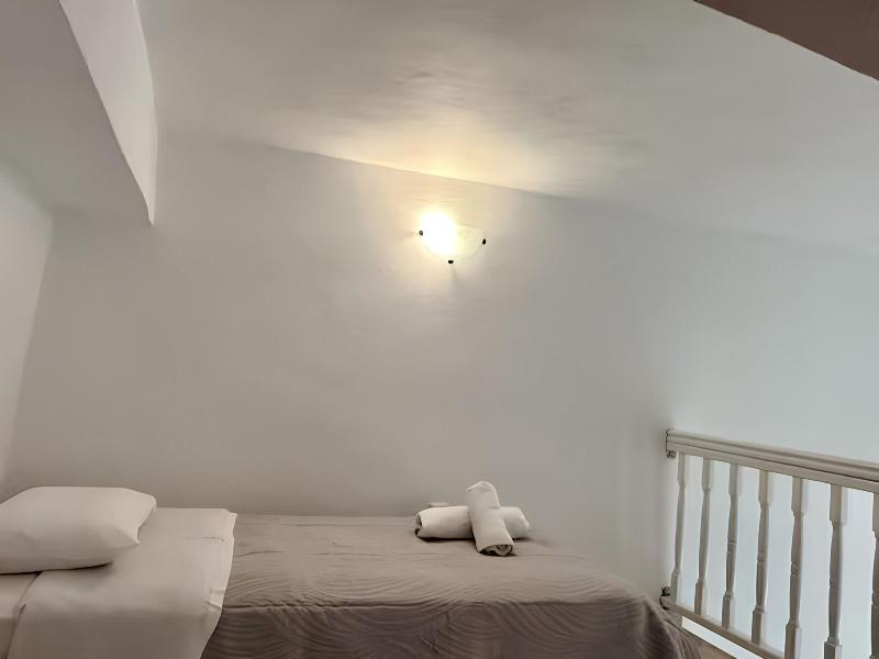 Vina's Place image