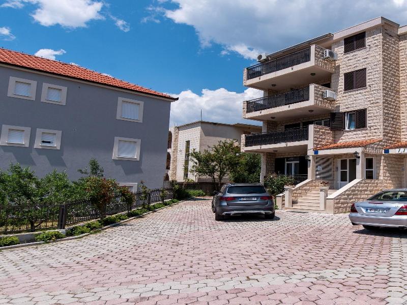 Apartments Amigos image