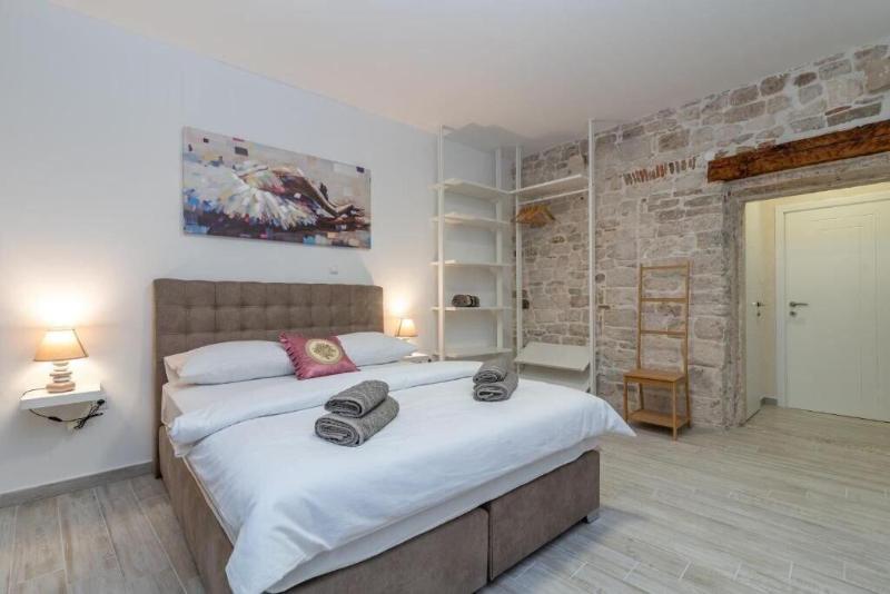 Studios Kadena image