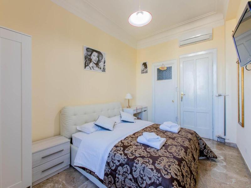 Flower Guesthouse image