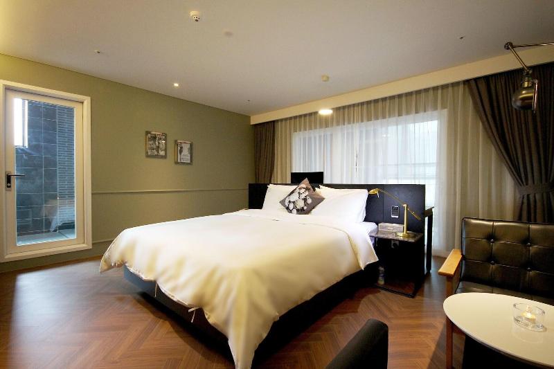 Pandora Hotel image