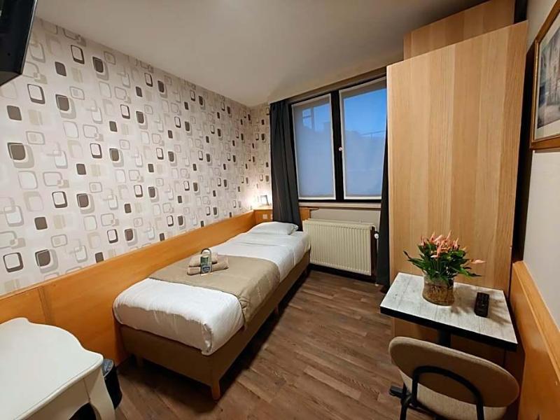 Hotel Tropicana image