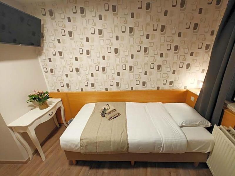 Hotel Tropicana image