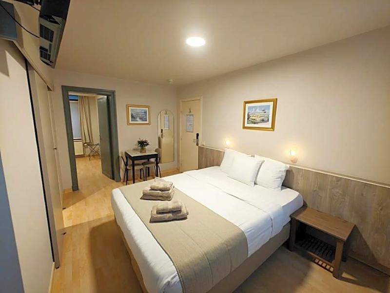 Hotel Tropicana image