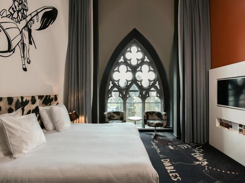 Martin’s Dream Hotel image