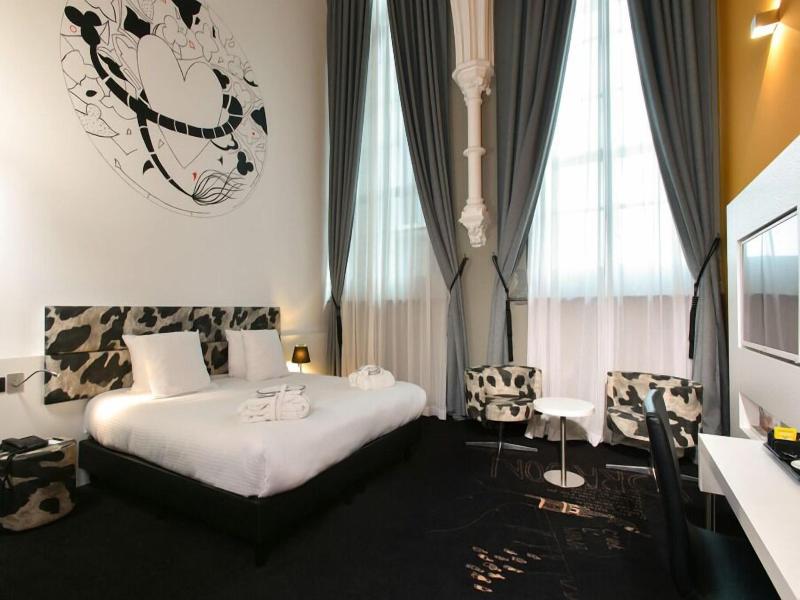 Martin’s Dream Hotel image