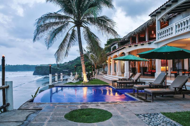 Vista Las Olas Surf Resort — general view