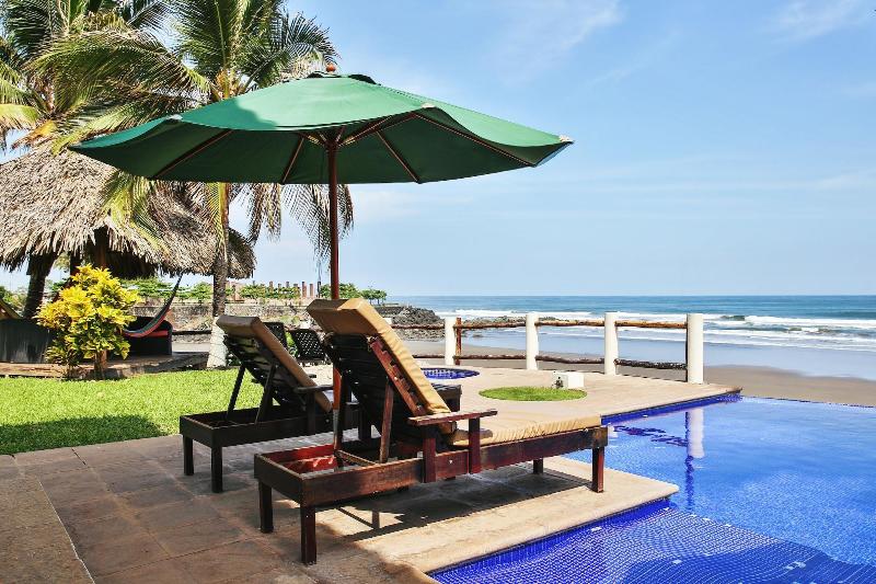 Vista Las Olas Surf Resort image