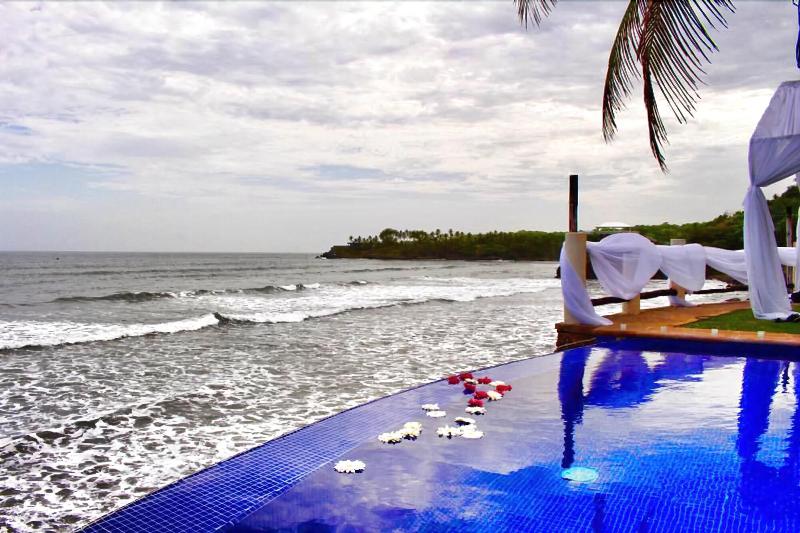 Vista Las Olas Surf Resort image
