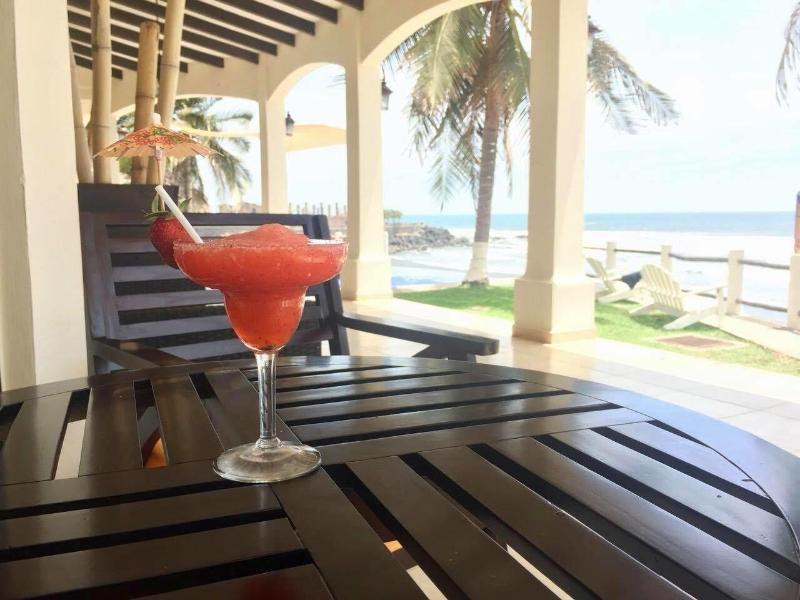 Vista Las Olas Surf Resort image
