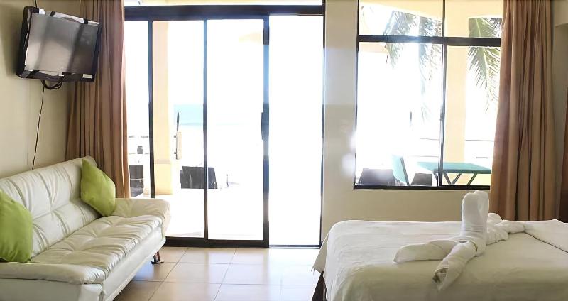 Vista Las Olas Surf Resort image