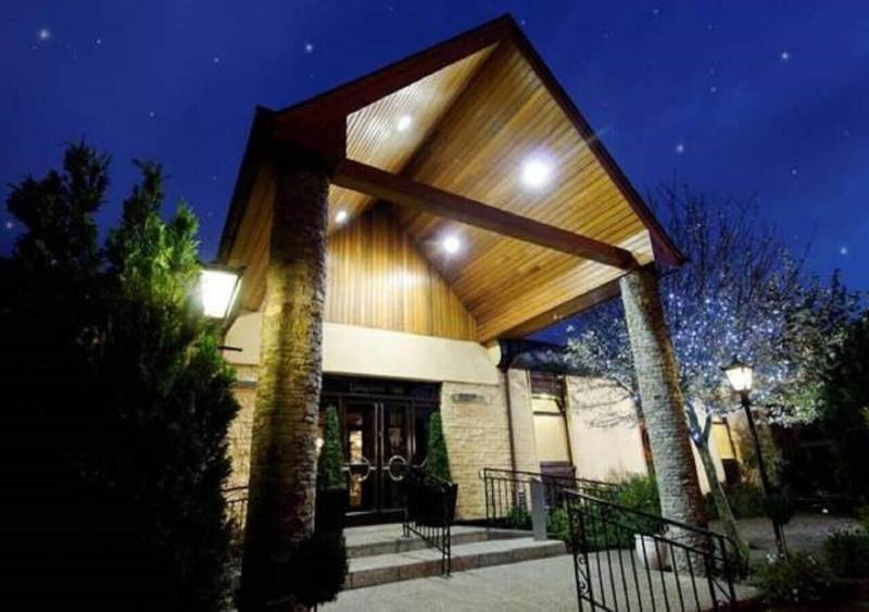 The Devon Inn Hotel image