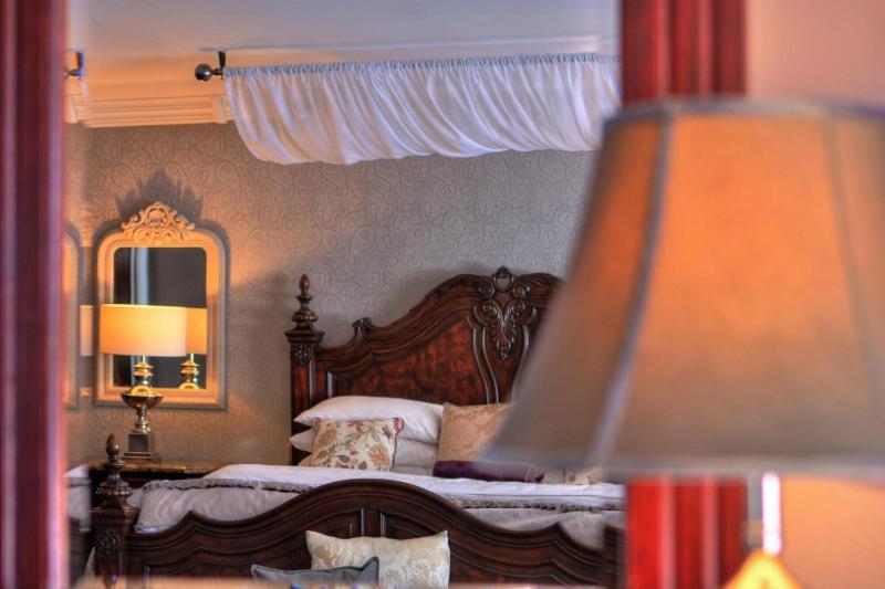 The Devon Inn Hotel image
