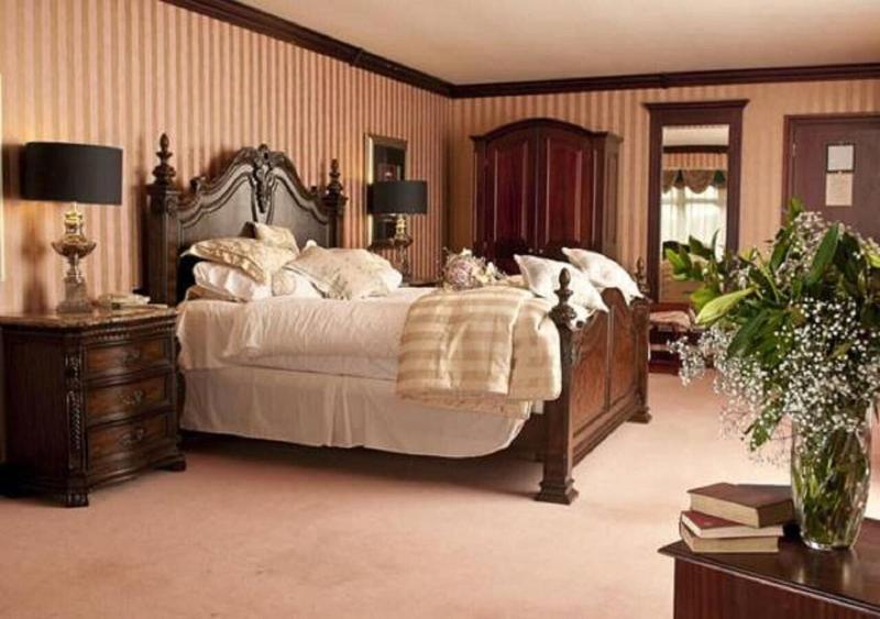 The Devon Inn Hotel image