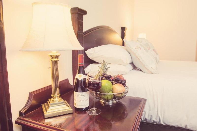 The Devon Inn Hotel image