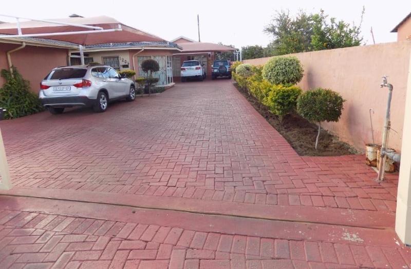 Joezebel Guest House — exterior view