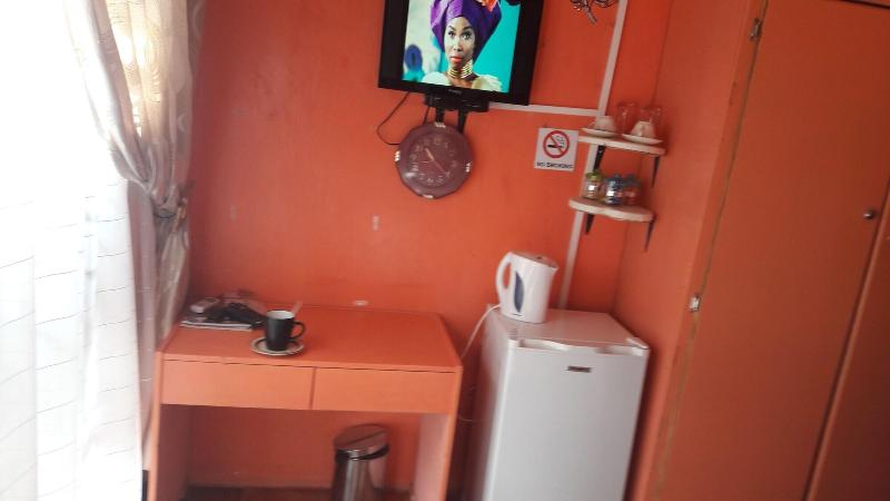 Diphororo Guest House image
