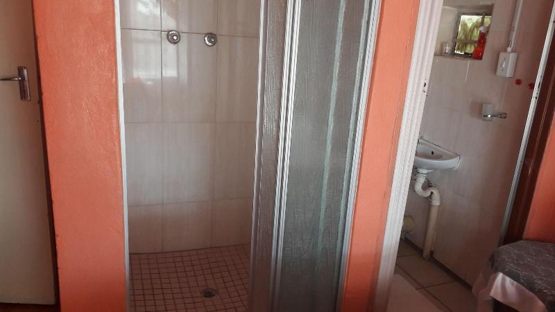 Diphororo Guest House image