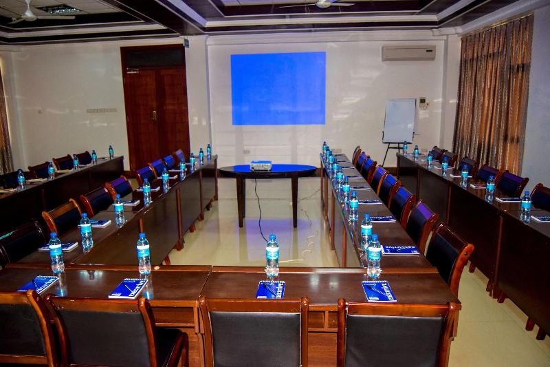 Flomi Hotel image