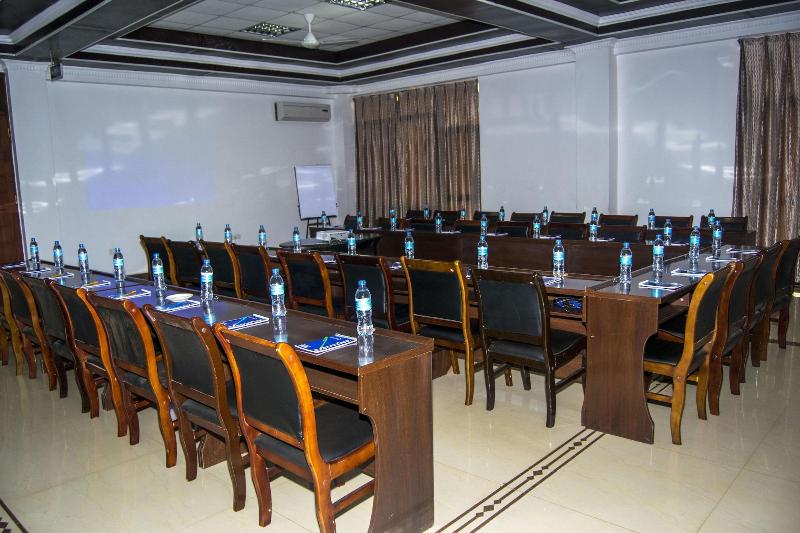 Flomi Hotel image