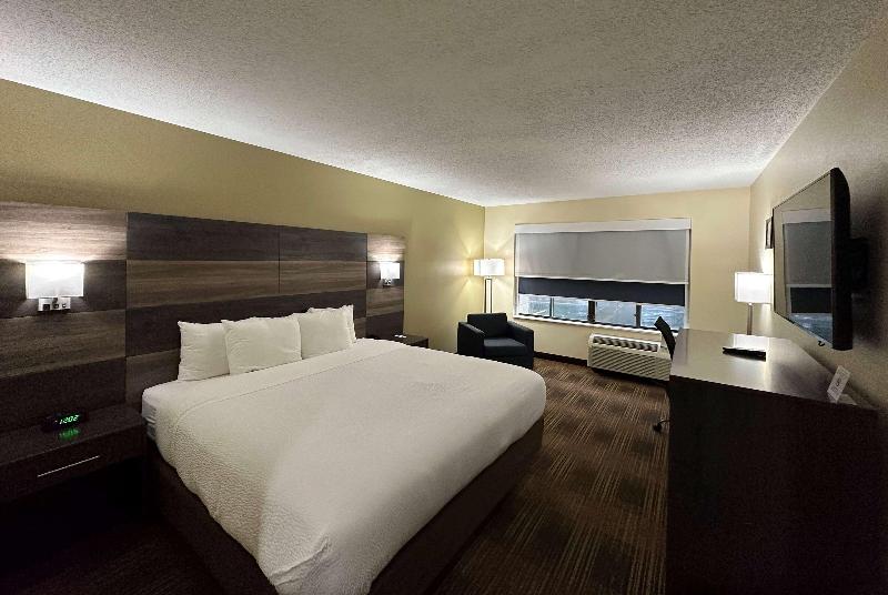 AmericInn by Wyndham Fort Atkinson image