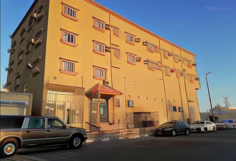 Al Khaleedi Service Apartments image