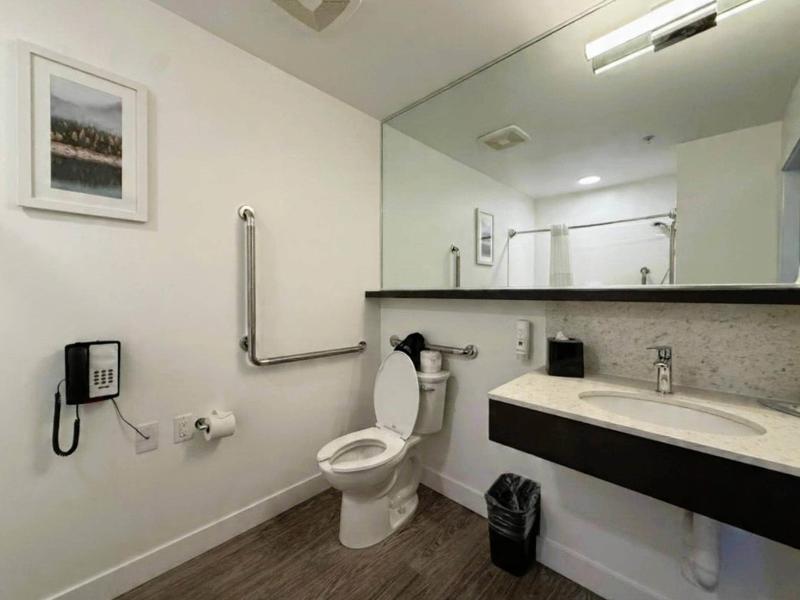 Quality Inn Nanaimo image