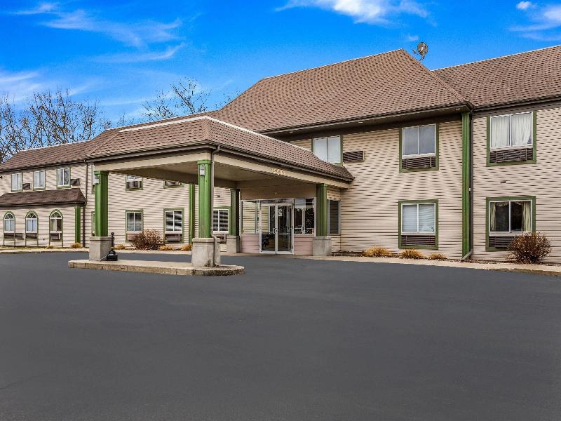 Econo Lodge Whitehall Near Michigan's Adventure image