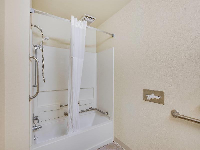 Econo Lodge Whitehall Near Michigan's Adventure image