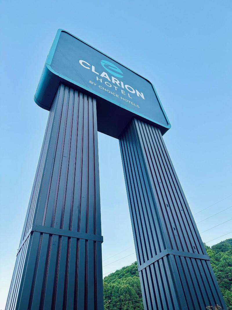 Clarion Hotel Conference Center Maggie Valley image