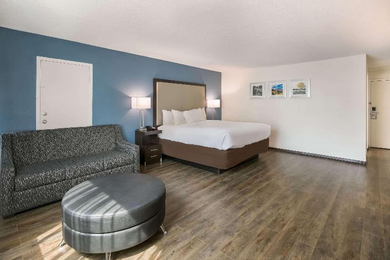 Clarion Hotel Conference Center Maggie Valley image