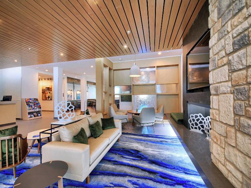 Fairfield Inn & Suites by Marriott Dallas Cedar Hi image