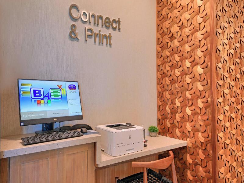Fairfield Inn & Suites by Marriott Dallas Cedar Hi image